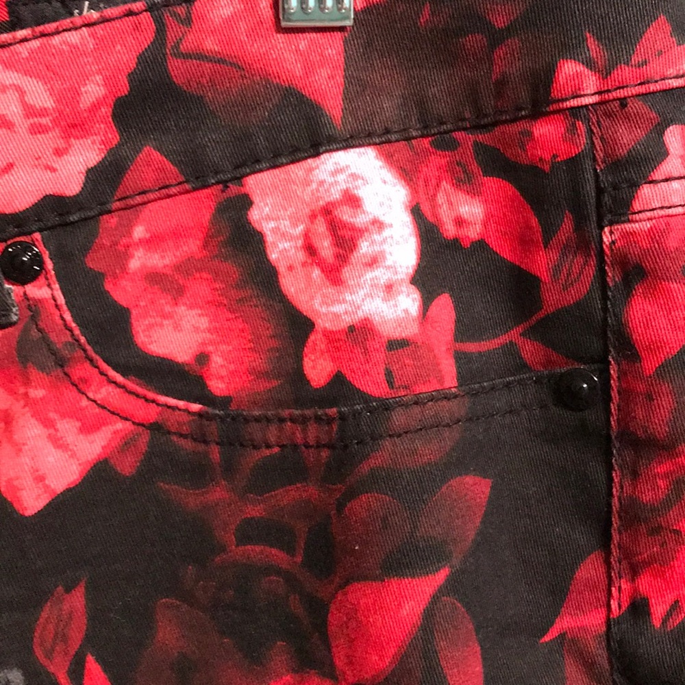 Seven7 Rose print jeans with tapered leg - Picture 3 of 5